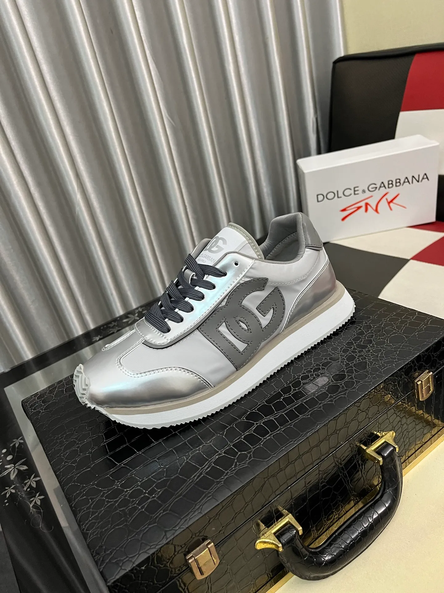 Men's shoes 💰458⌚️⌚️[DG] The latest official website casual, men's shoes original quality imported first-layer cowhide stitching ➕Yangli [Proud] In terms of materials and workmanship, it beats all versions on the market 💕Highest quality shipments. Real photos, imported fabrics highlight the unique charm of the brand 😘The shoelaces are also original custom-made 👻Classic lace-up shoes are very comfortable on the feet, size 35-46